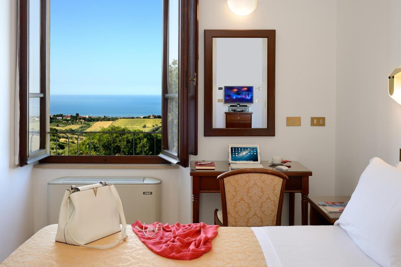 Hotel Bel Sit Senigallia Buitenkant foto