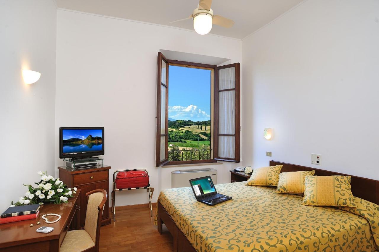 Hotel Bel Sit Senigallia Buitenkant foto