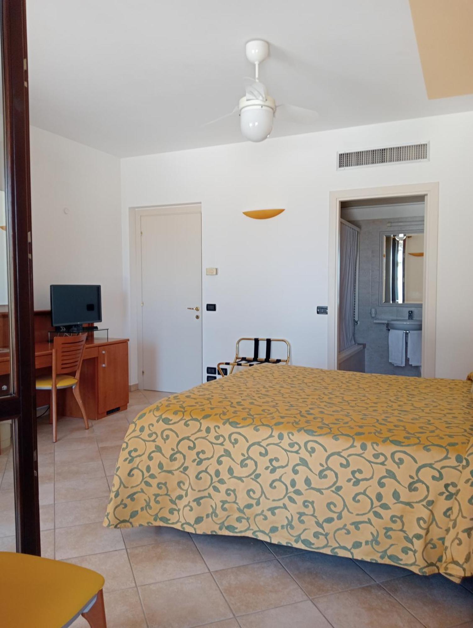 Hotel Bel Sit Senigallia Buitenkant foto