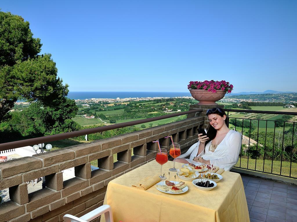 Hotel Bel Sit Senigallia Buitenkant foto