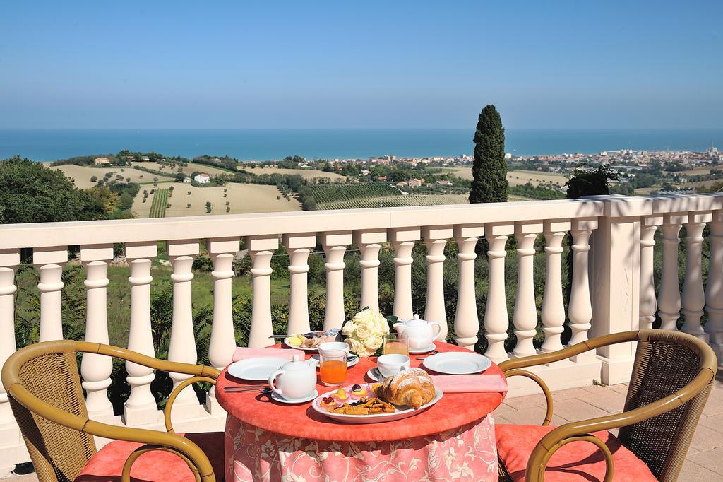 Hotel Bel Sit Senigallia Buitenkant foto