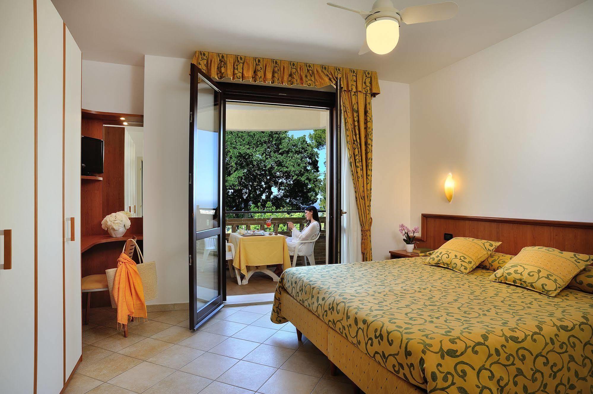 Hotel Bel Sit Senigallia Buitenkant foto