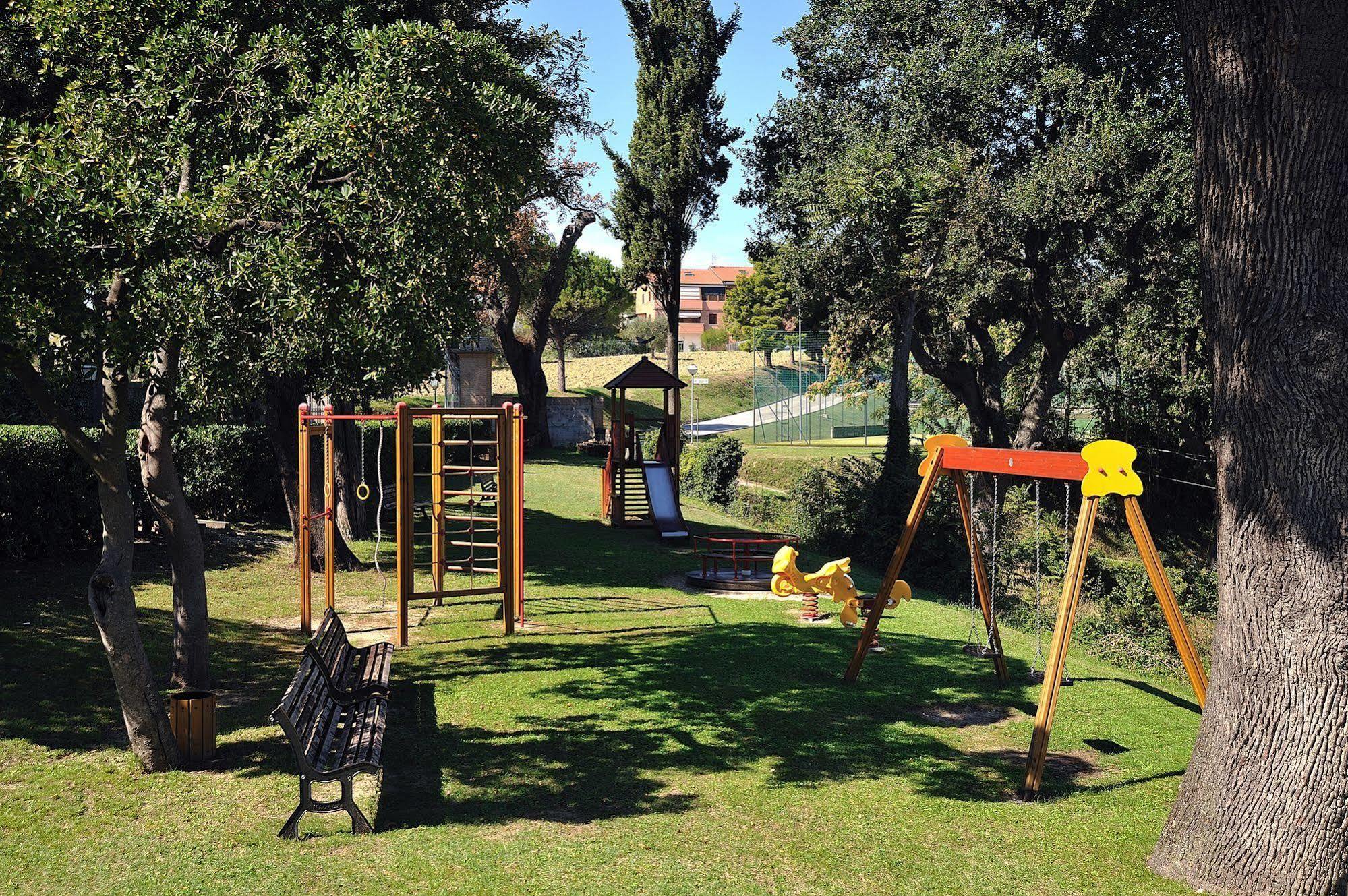 Hotel Bel Sit Senigallia Buitenkant foto